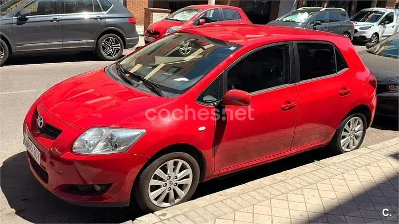 Usado Toyota Auris 97 CV (71 kW) 2008 Rojo Utilitario