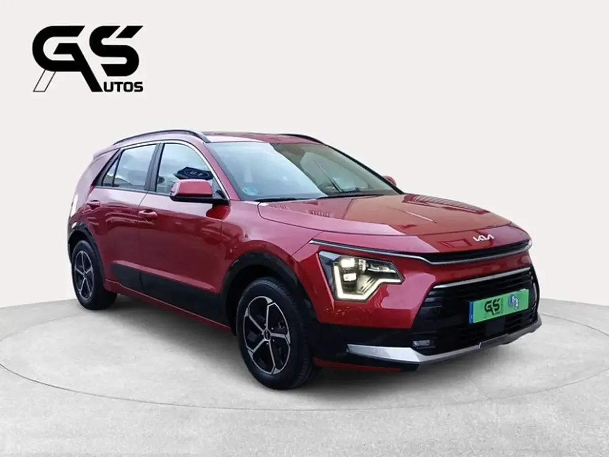 Usado Kia Niro 129 CV (94 kW) 2025 Rojo SUV