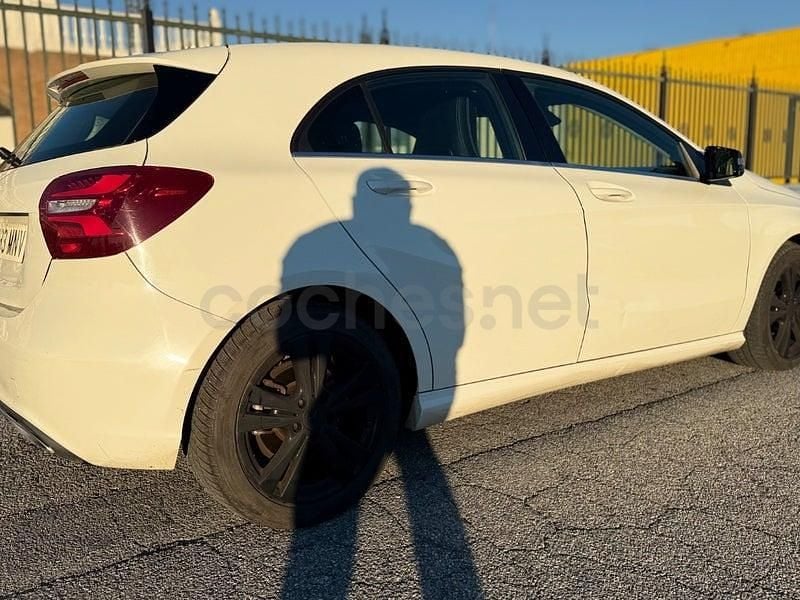 Usado Mercedes A180 116 CV (85 kW) 2019 Blanco Berlina