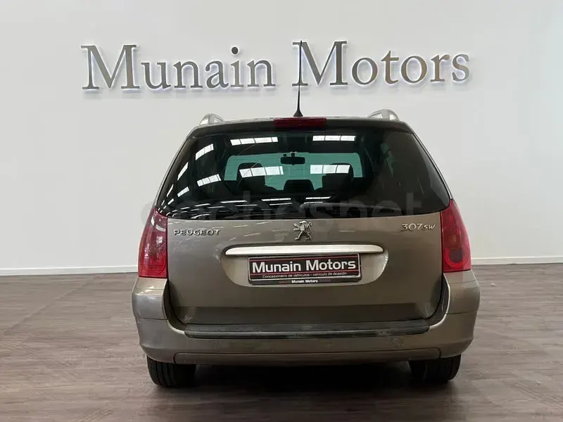 Usado Peugeot 307 110 CV (80 kW) 2005 Beige Familiar