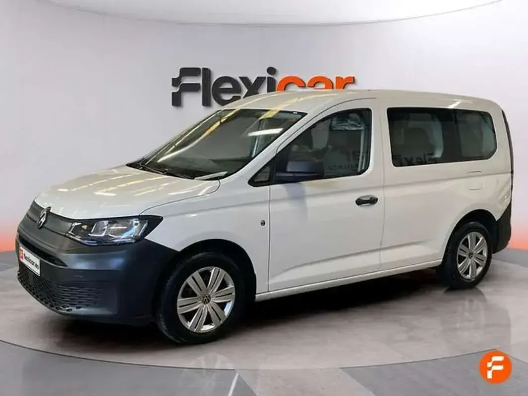 Usado VW Caddy 102 CV (75 kW) 2023 Blanco Monovolumen