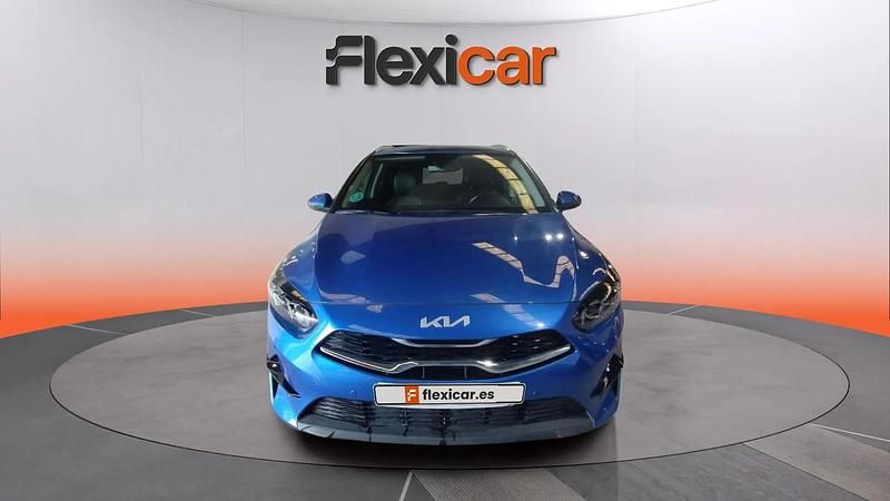 Używany Kia Ceed 120 KM (88 kW) 2022 Niebieski Hatchback