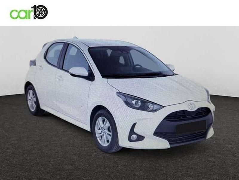 Usado Toyota Yaris Hybrid Business Edition 116 CV (85 kW) 2022 Blanco Utilitario