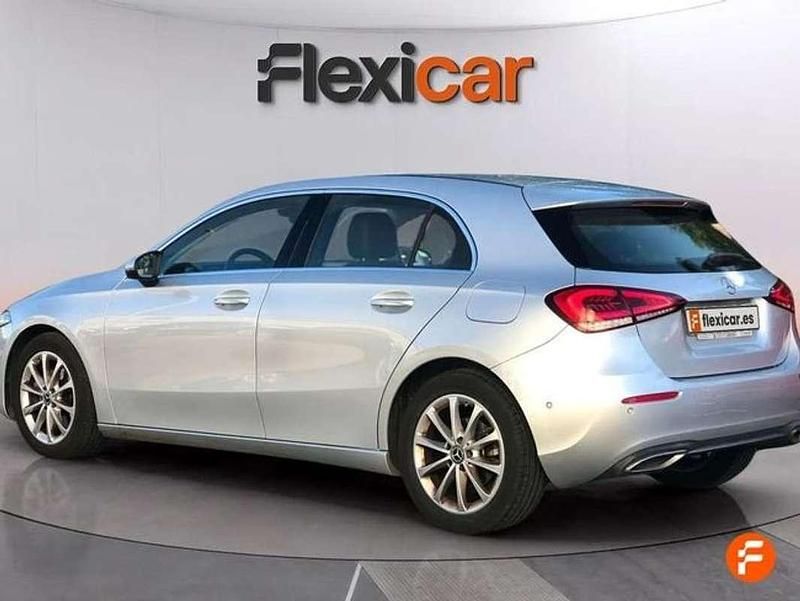 Usado Mercedes A200 136 CV (100 kW) 2019 Gris Utilitario
