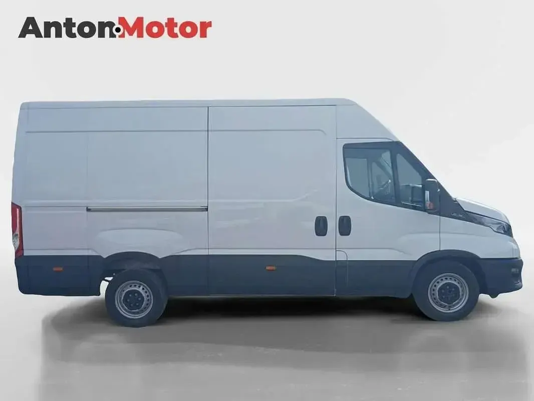 Usado Iveco Daily 158 CV (116 kW) 2023 Blanco Van