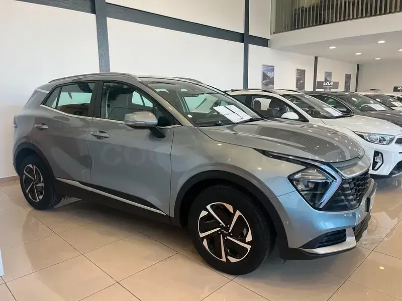 Usado Kia Sportage 215 CV (158 kW) 2025 Gris / plata SUV