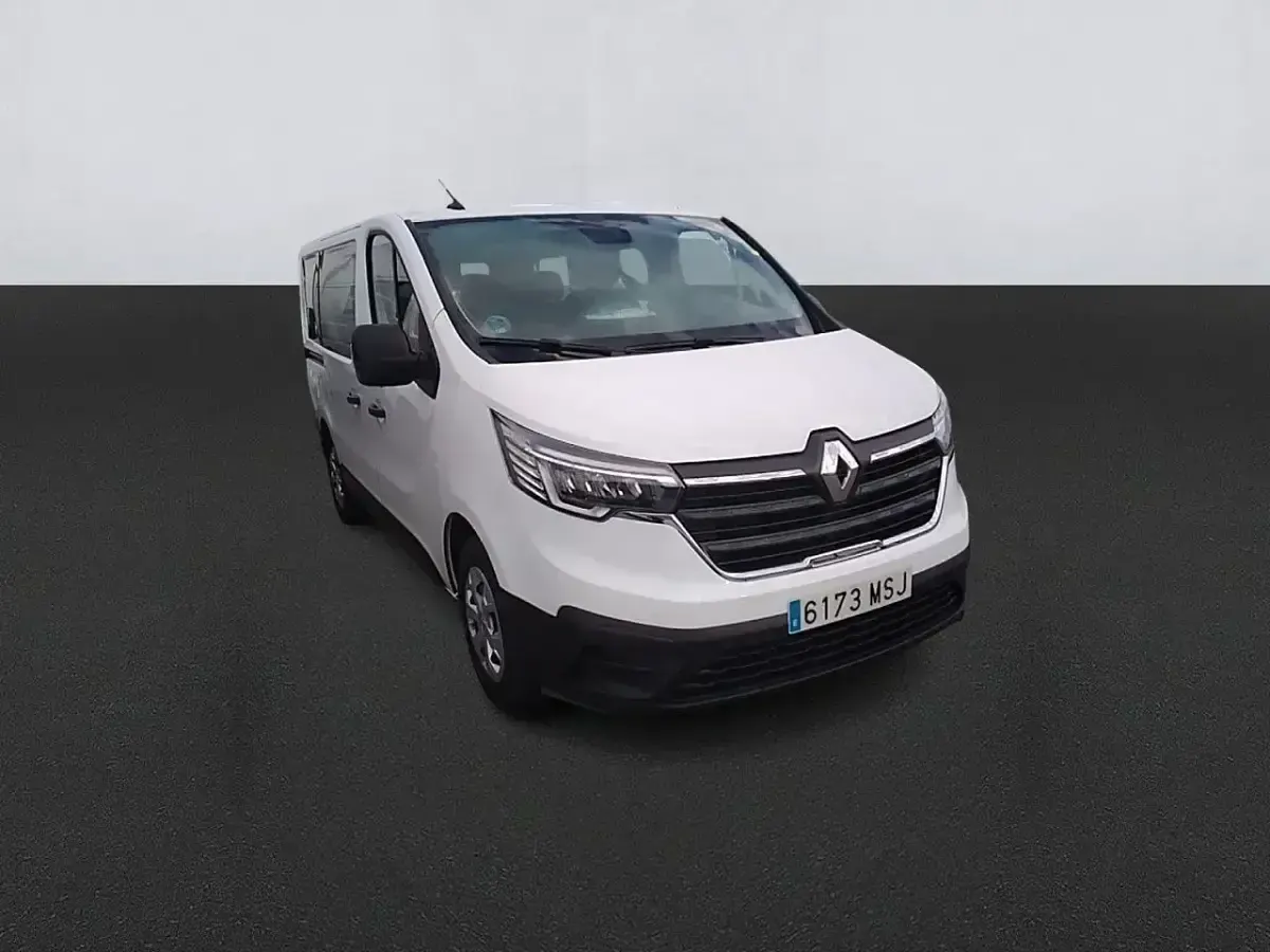 Usado Renault Trafic 110 CV (80 kW) 2024 Blanco Monovolumen