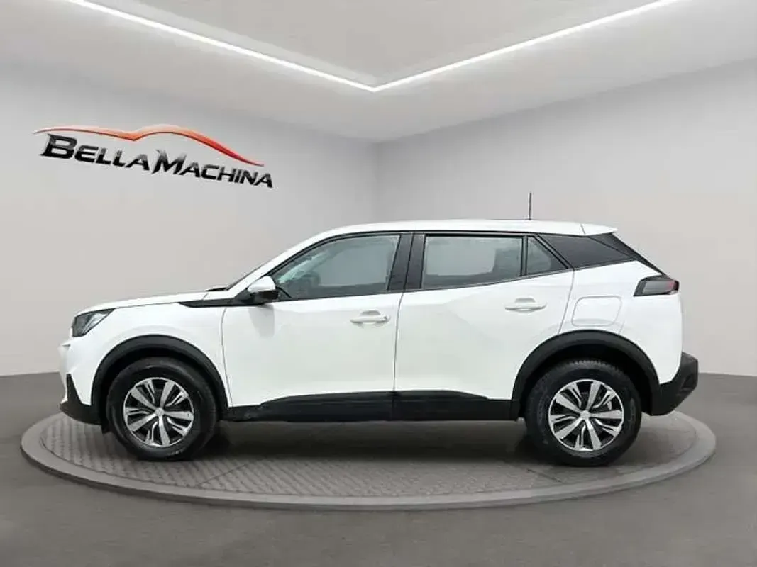 Usado Peugeot 2008 Active 110 CV (80 kW) 2021 Blanco SUV