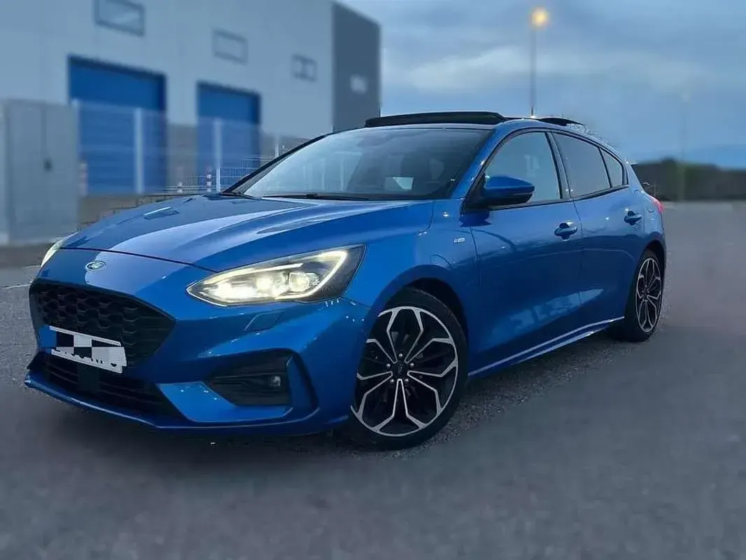 Usado Ford Focus ST-Line 125 CV (91 kW) 2018 Azul Utilitario