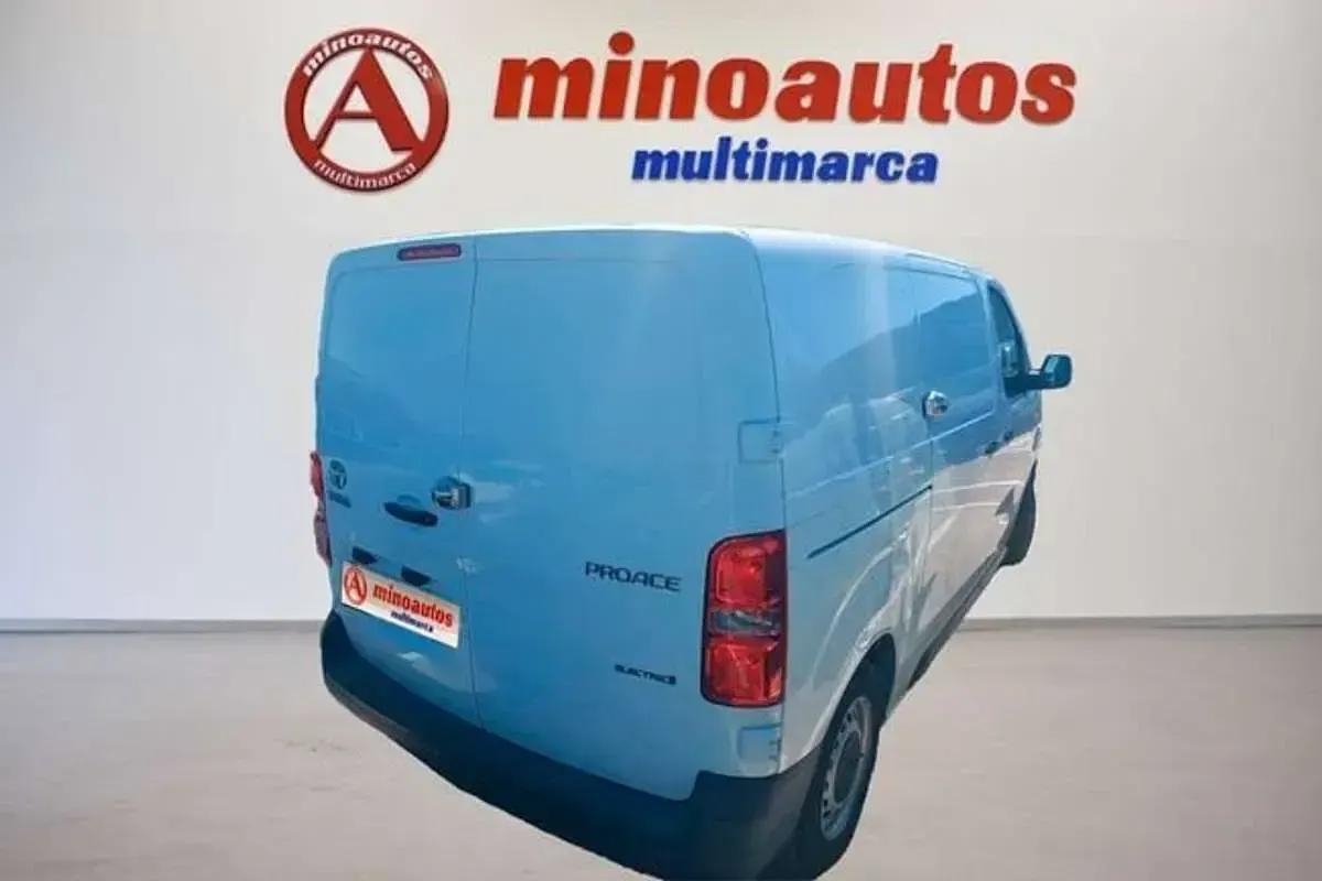 Usado Toyota Proace 96 kW (131 CV) 2022 Blanco Monovolumen