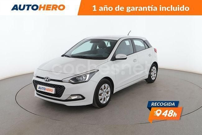 Blanco Usado 2015 Hyundai i20 Berlina | 8299 € (Precio justo) - Imagen 1/3