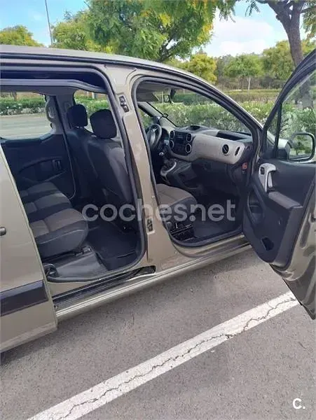 Usado Citroën Berlingo Live 100 CV (73 kW) 2016 Marrón Monovolumen