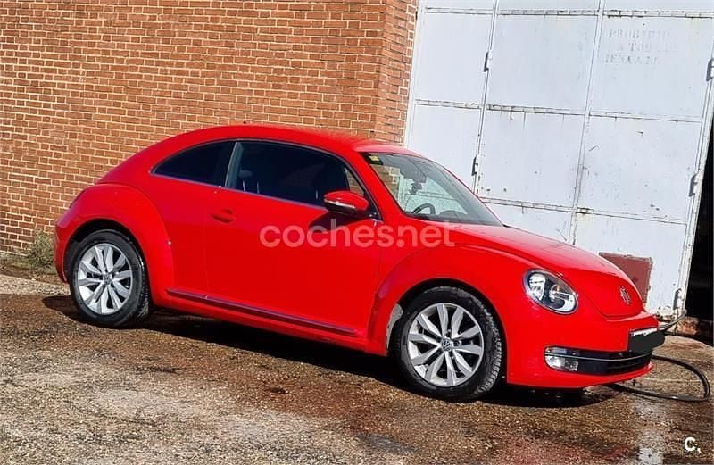 Usado VW Beetle Design 105 CV (77 kW) 2013 Rojo Utilitario