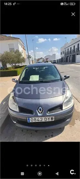 Usado Renault Clio II Privilege 80 CV (58 kW) 2006 Gris / plata Berlina