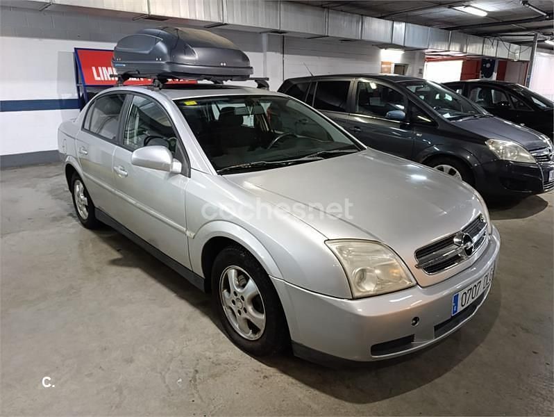 Usado Opel Vectra Design Edition 100 CV (73 kW) 2005 Gris / plata Berlina