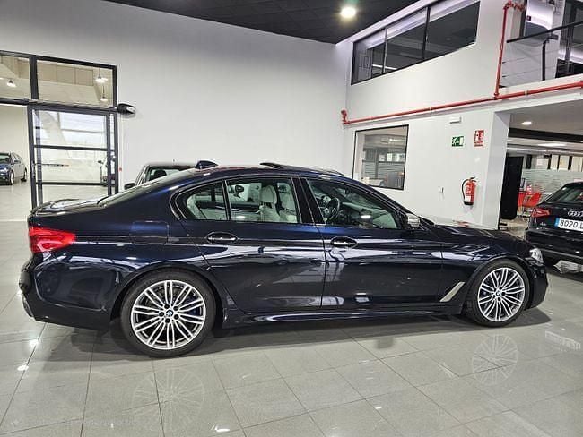 Usado BMW M550 Sport Line 462 CV (339 kW) 2017 Azul Berlina