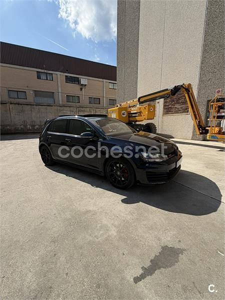 Usado VW Golf VII GTI 230 CV (169 kW) 2015 Azul Berlina