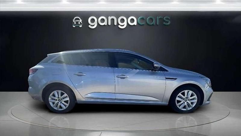 Usado Renault Mégane 2022 Gris Familiar