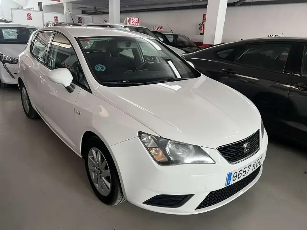 Usado Seat Ibiza Style 75 CV (55 kW) 2017 Blanco Utilitario