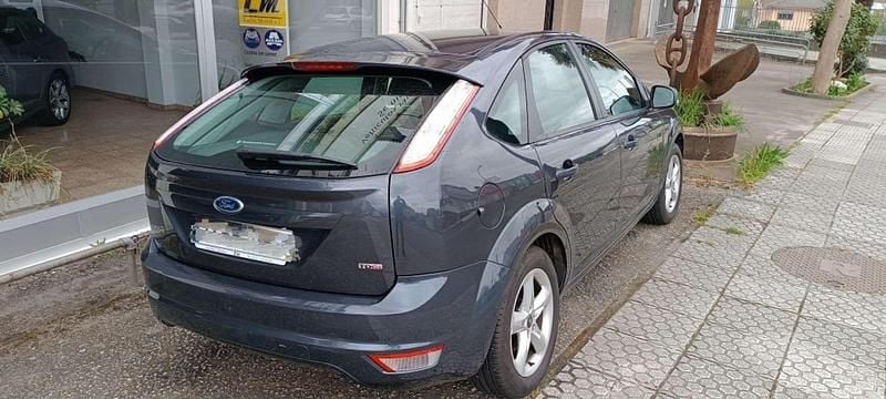Brugt Ford Focus Trend 109 HK (80 kW) 2009 Grå Hatchback