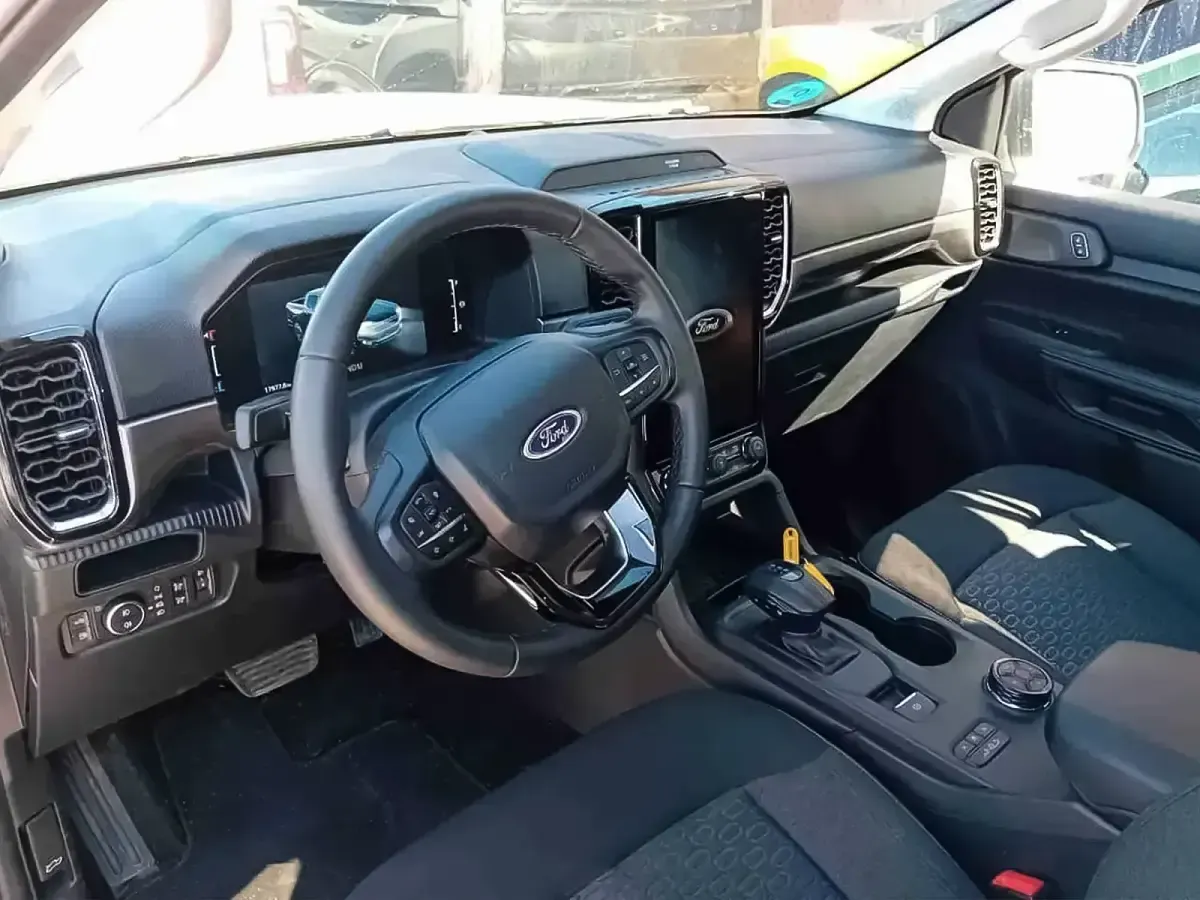 Usado Ford Ranger XLT 282 CV (207 kW) 2025 Blanco Pickup/Camioneta