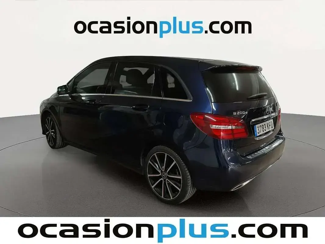 Usado Mercedes B200 136 CV (100 kW) 2017 Azul Utilitario