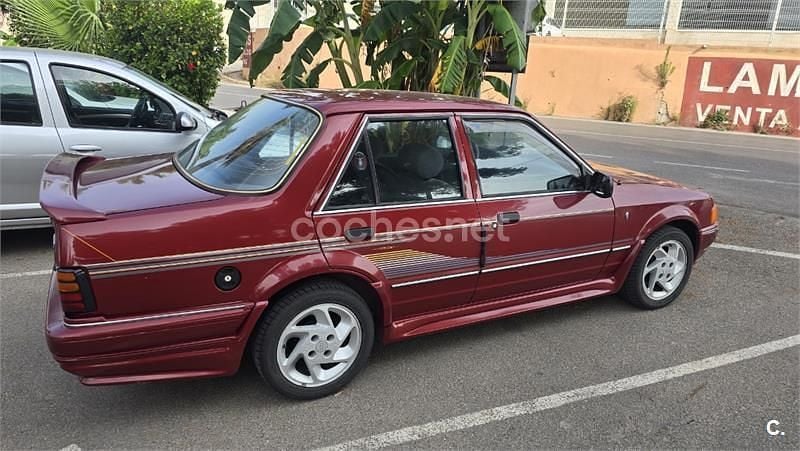 Usado Ford Orion Ghia 89 CV (65 kW) 1987 Granate Berlina