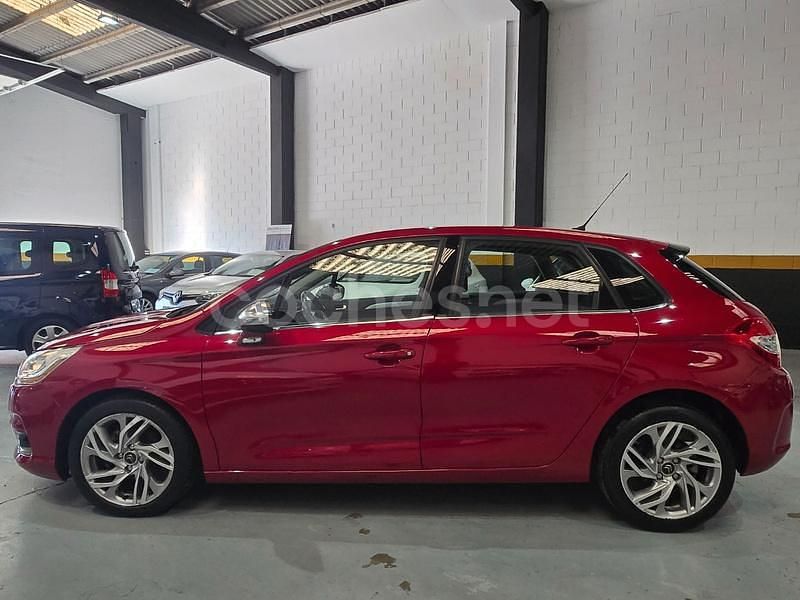 Usado Citroën C4 114 CV (83 kW) 2013 Granate Berlina