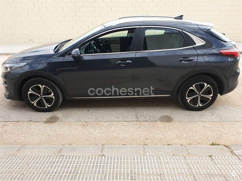 Usado Kia XCeed 141 CV (103 kW) 2021 Gris / plata SUV