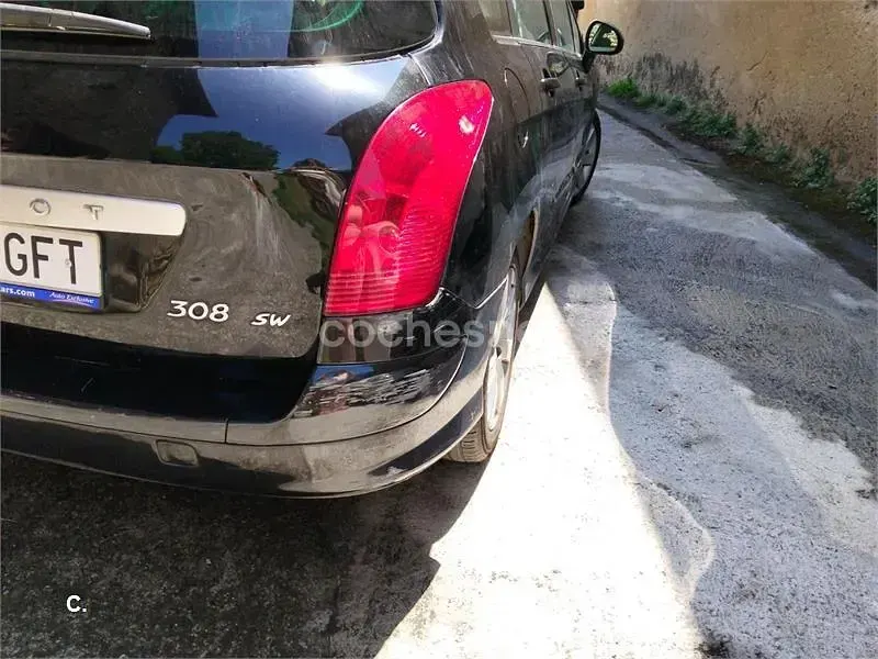 Usado Peugeot 308 SW 120 CV (88 kW) 2008 Negro Familiar