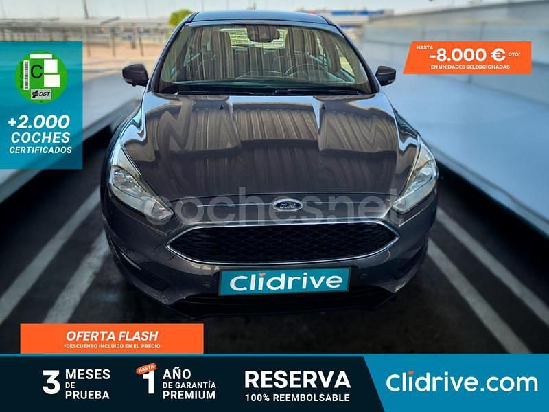 Gris / plata Usado 2016 Ford Focus Trend Berlina | 6390 € (Super precio) - Imagen 1/3