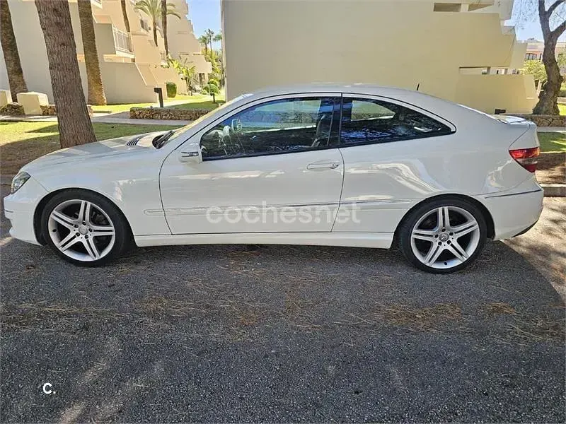 Usado Mercedes CLC220 150 CV (110 kW) 2008 Blanco Utilitario