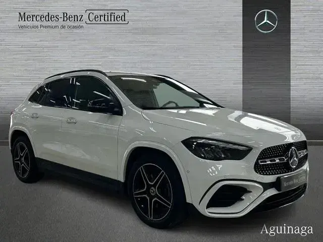 Usado Mercedes GLA200 163 CV (119 kW) 2024 Blanco polar SUV