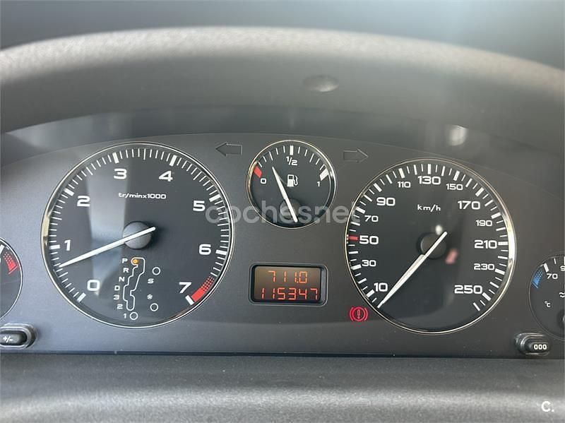 Gris / plata Usado 2004 Peugeot 406 Coupe Coupe | 9900 € - Imagen 1/1