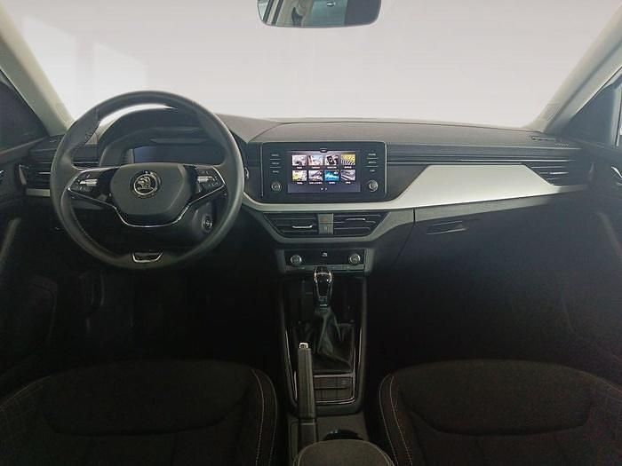 Usado Skoda Scala Ambition 110 CV (80 kW) 2022 Blanco Utilitario