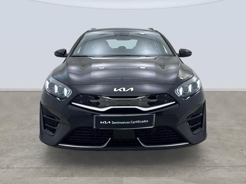Usado Kia Ceed 141 CV (103 kW) 2024 Negro Utilitario