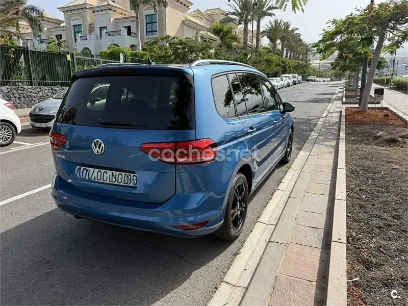 Usado VW Touran Advance 115 CV (84 kW) 2019 Amarillo Monovolumen