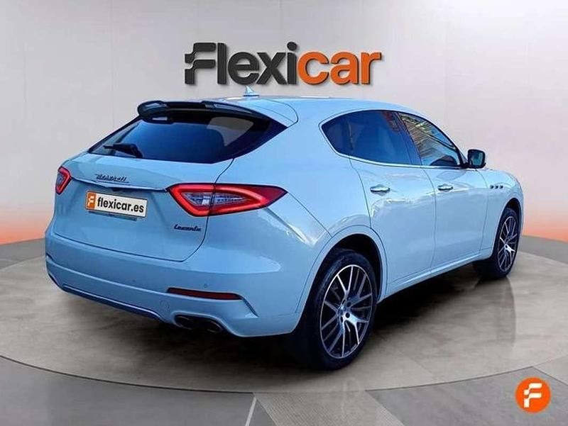 Usado Maserati Levante 275 CV (202 kW) 2017 Blanco SUV