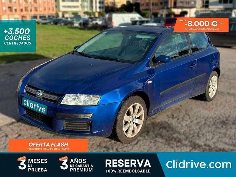 Usado Fiat Stilo 95 CV (69 kW) 2007 Azul Familiar