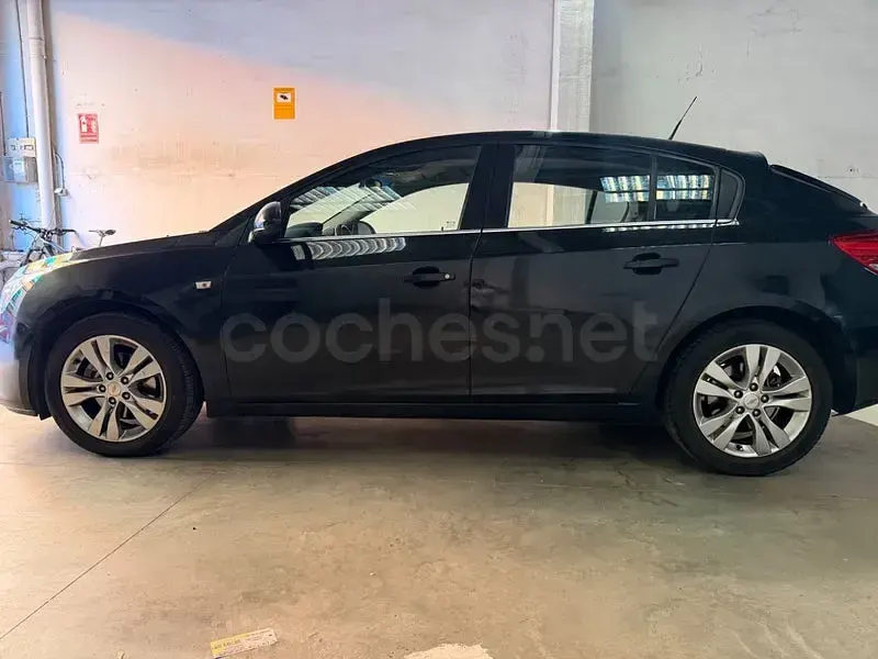 Usado Chevrolet Cruze LT 163 CV (119 kW) 2013 Negro Berlina