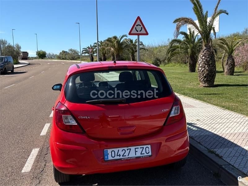 Usado Opel Corsa Enjoy 90 CV (66 kW) 2008 Rojo Utilitario