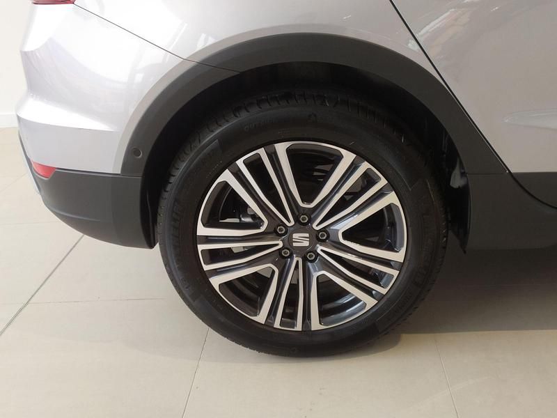 Usado Seat Arona FR 116 CV (85 kW) 2024 Gris SUV