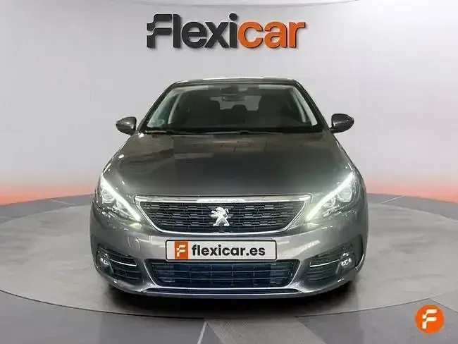 Usado Peugeot 308 Style 130 CV (95 kW) 2020 Gris Berlina