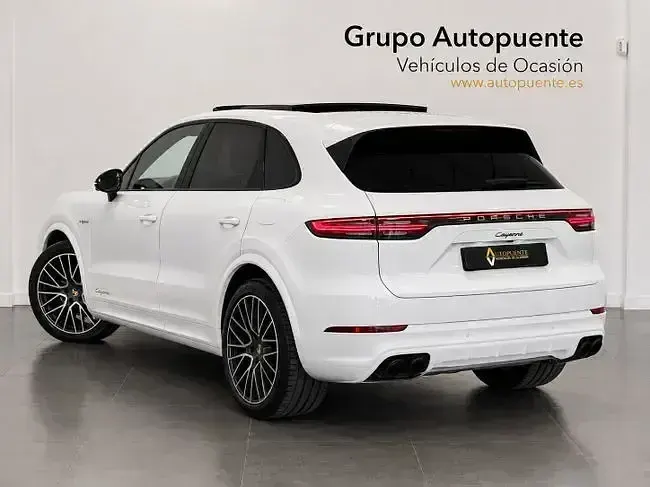Usado Porsche Cayenne E-Hybrid 462 CV (339 kW) 2022 Blanco SUV