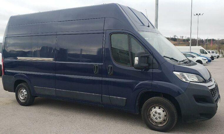 Usado Citroën Jumper 2017 Azul Monovolumen