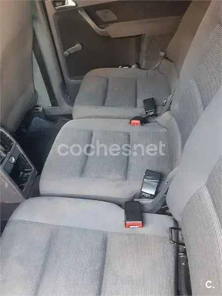 Usado VW Touran Highline 140 CV (102 kW) 2007 Negro Monovolumen