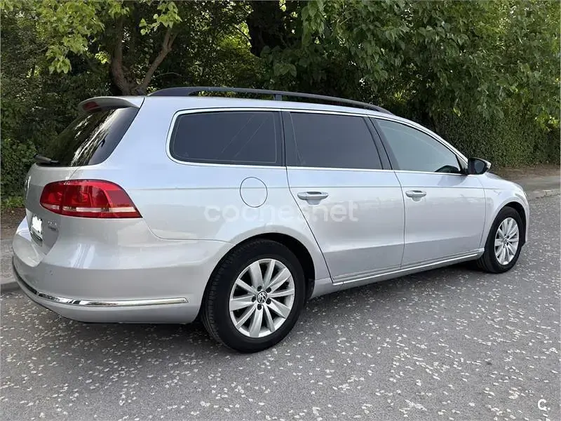 Usado VW Passat Advance 140 CV (102 kW) 2011 Gris / plata Familiar