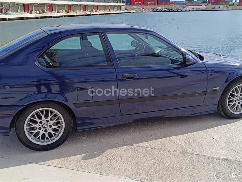 Usado BMW 318 118 CV (86 kW) 2001 Azul Coupe