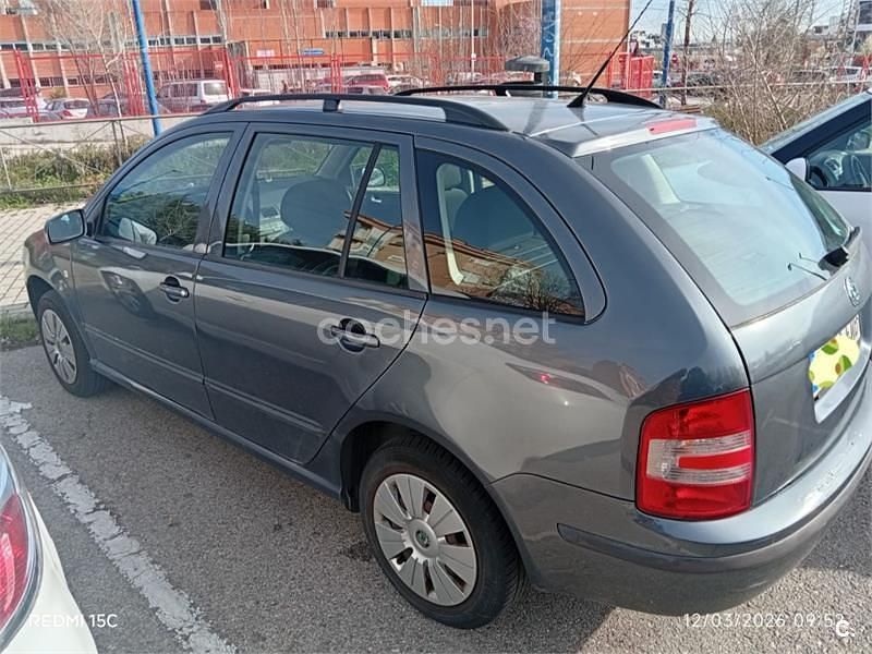 Usado Skoda Fabia Comfort 101 CV (74 kW) 2007 Gris / plata Familiar