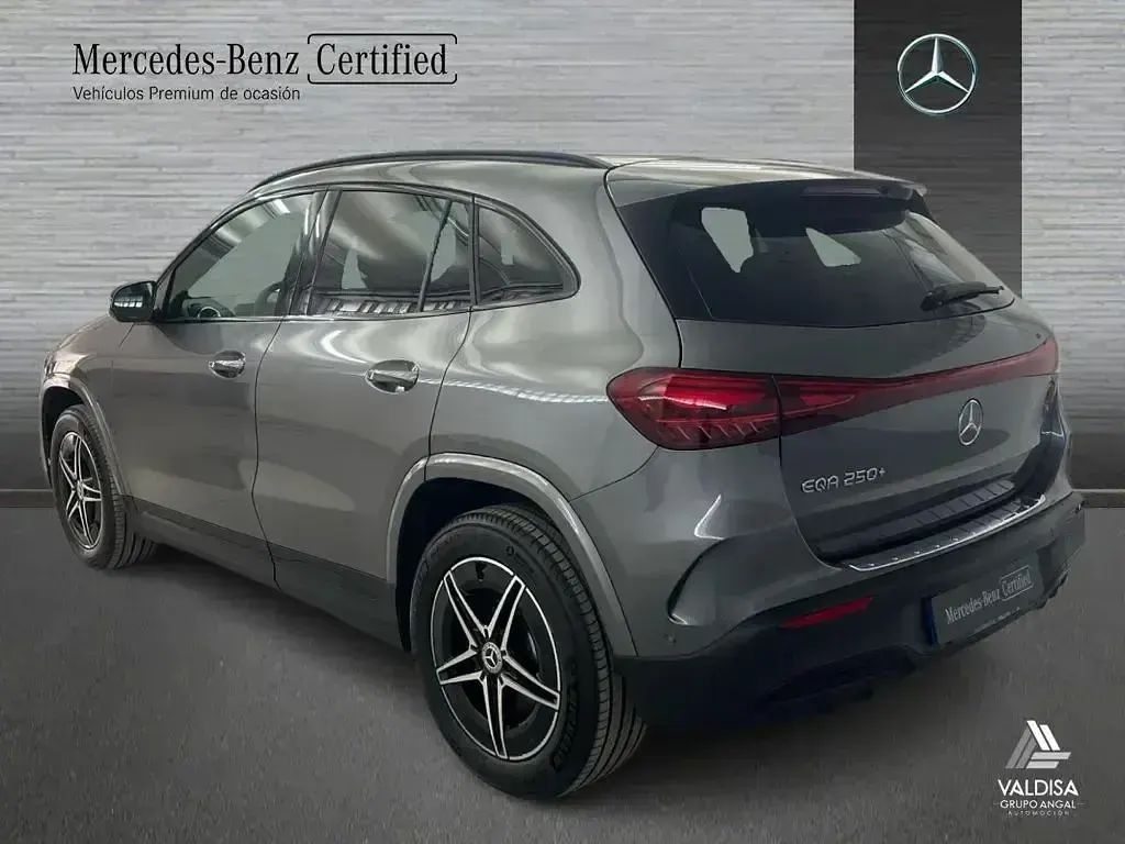 Usado Mercedes EQA250+ AMG 139 kW (190 CV) 2025 Gris SUV